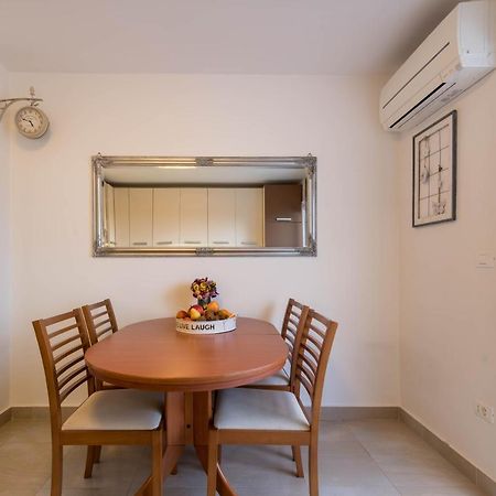Apartment Jan 2+2 With Balcony Pula Exterior photo